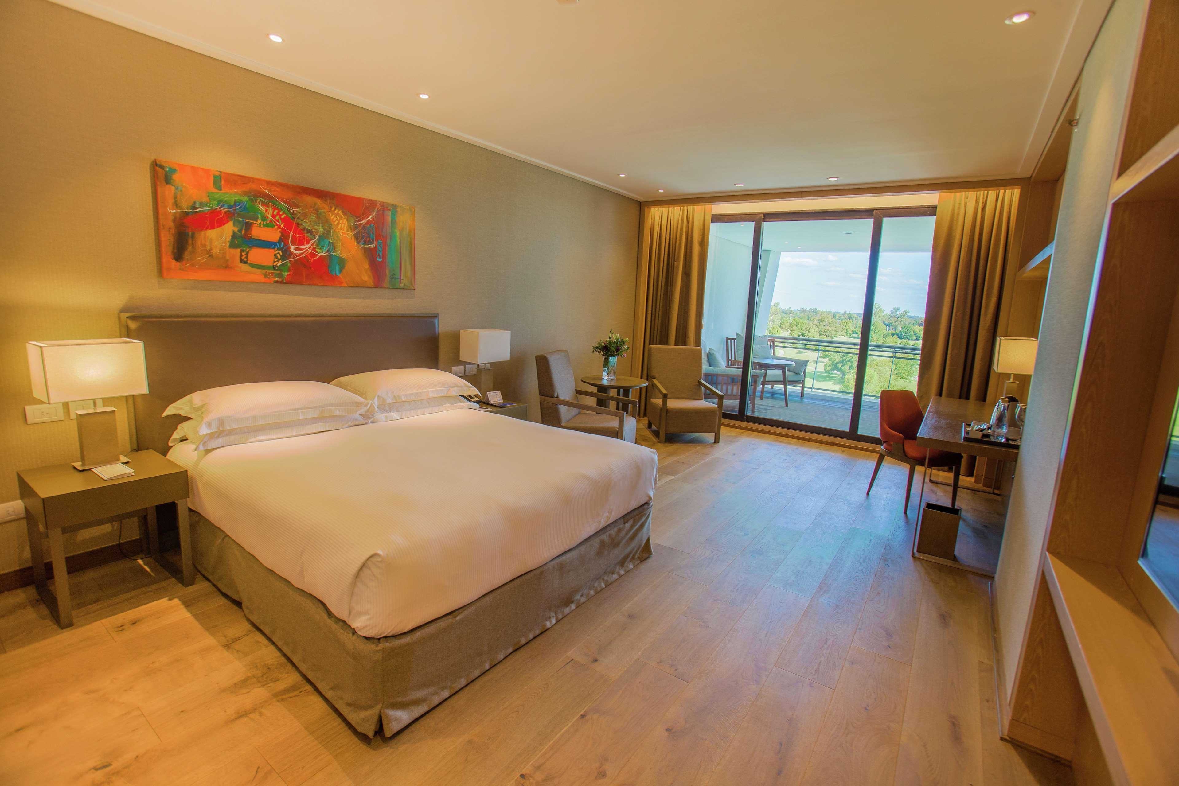 Hilton Pilar Otel Dış mekan fotoğraf