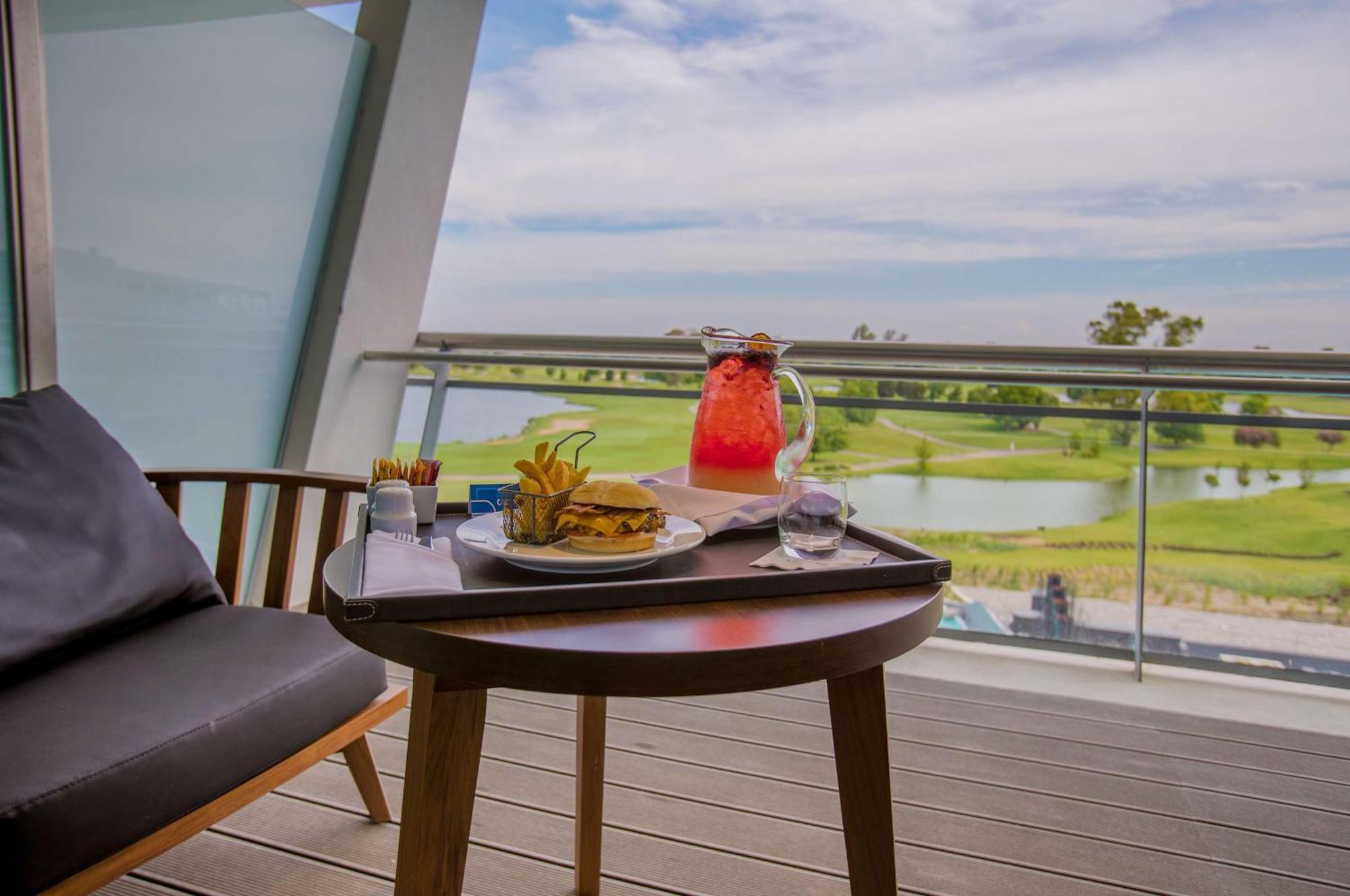 Hilton Pilar Otel Dış mekan fotoğraf