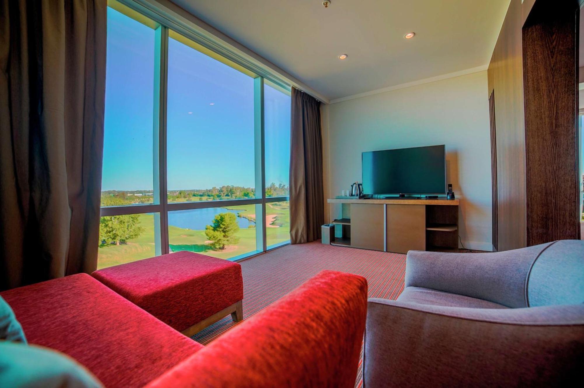 Hilton Pilar Otel Dış mekan fotoğraf